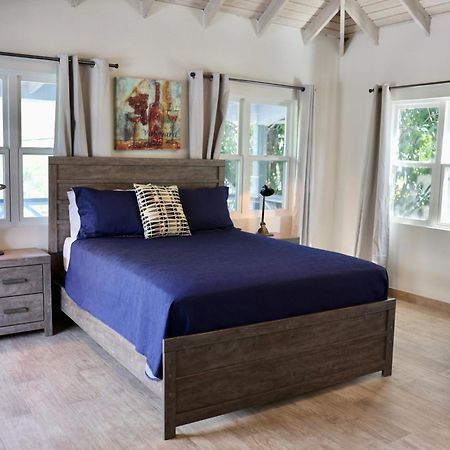 The Moxy Hotel English Harbour Ngoại thất bức ảnh
