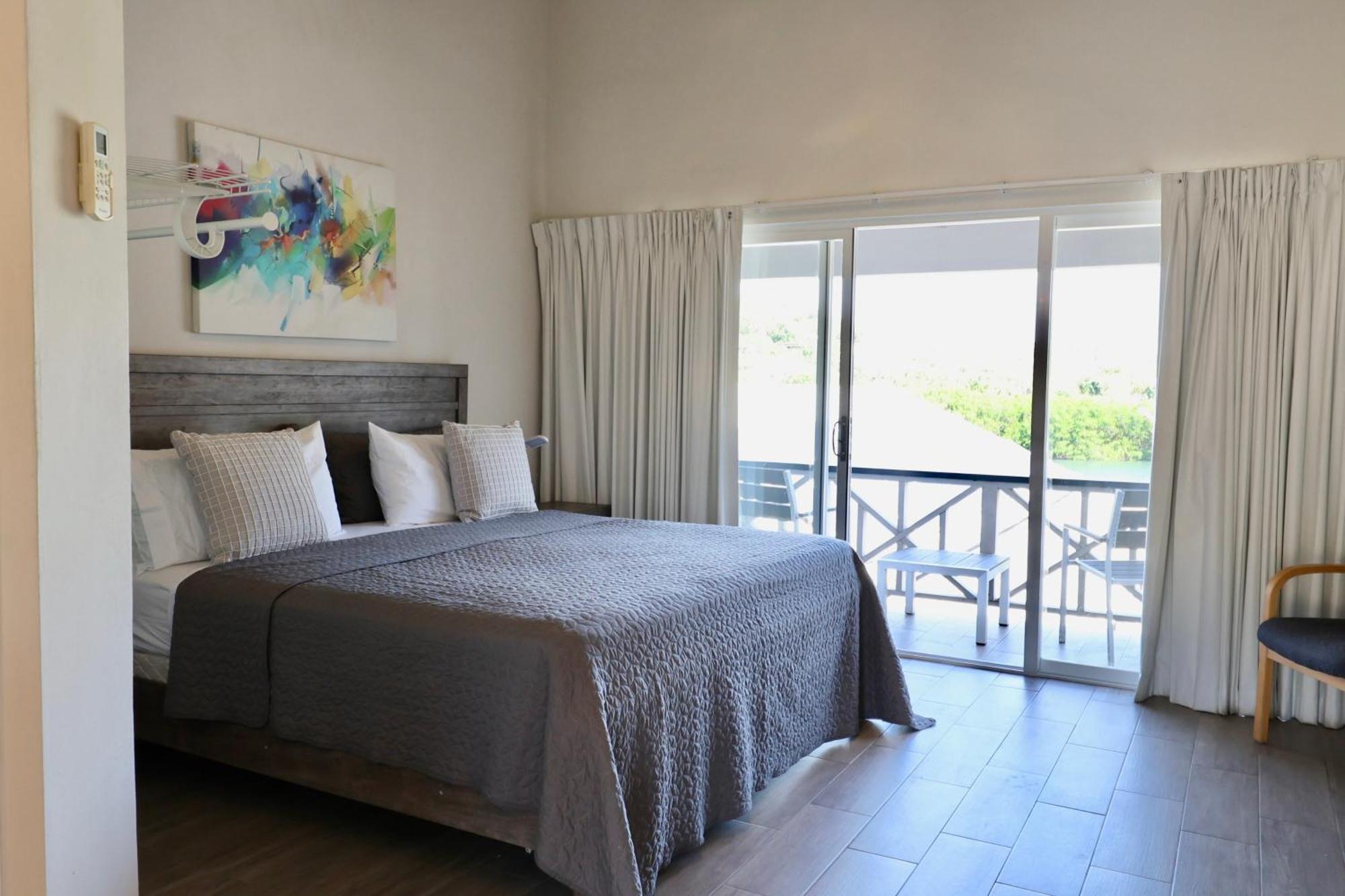 The Moxy Hotel English Harbour Ngoại thất bức ảnh